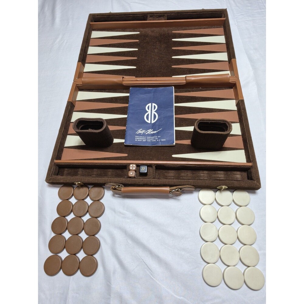 Vintage Bill Blass Designer Backgammon set complete W/original booklet.